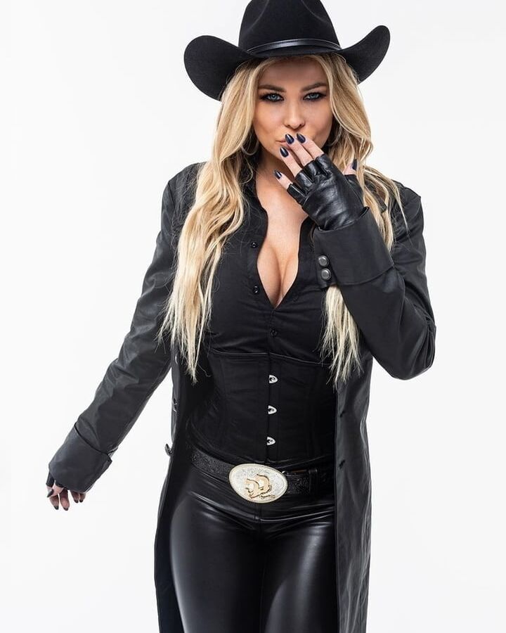 Carmen Electra