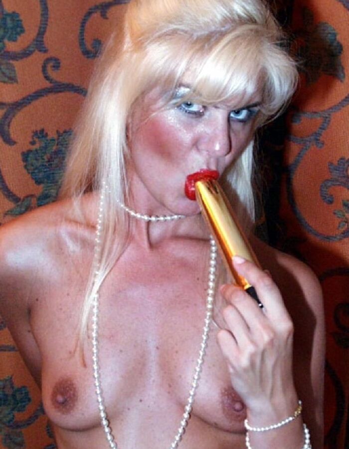 REGALA UN DILDO ALLA TUA LEI. DIVENTERA&; TROIA COME COCO