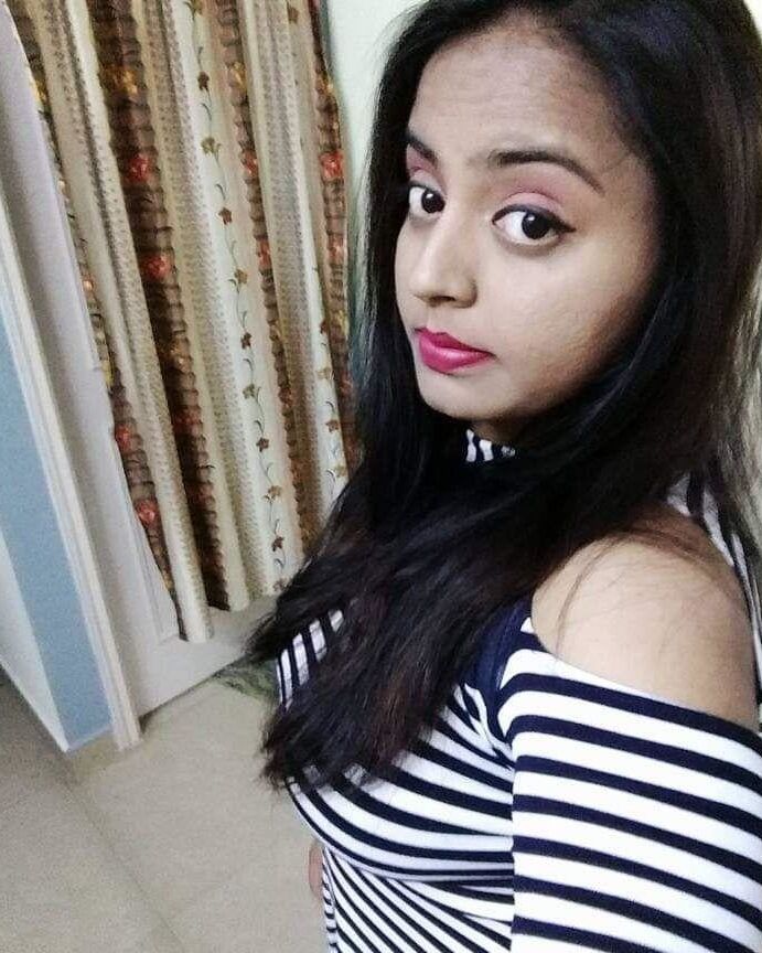 Modern look in sexy didi neha