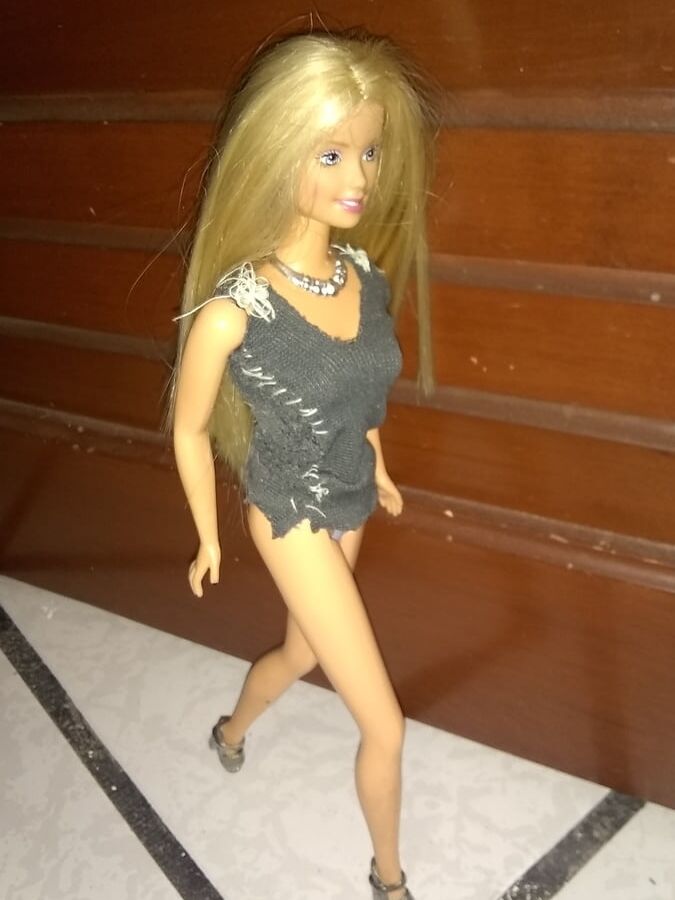 Barbie Doll junio