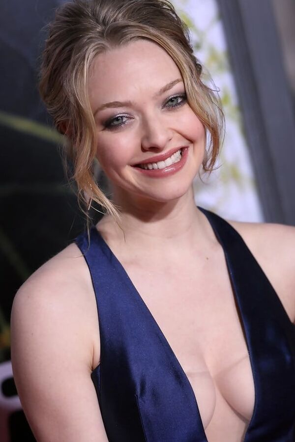 Amanda Seyfried hot pics