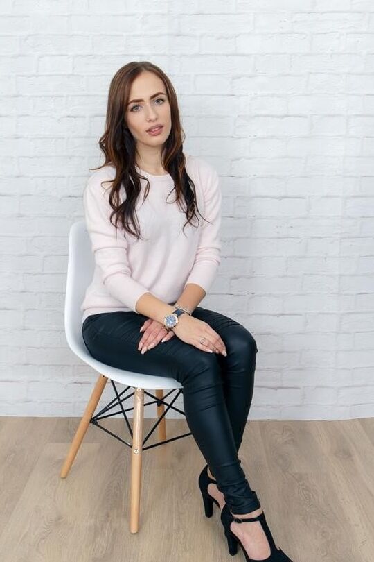 Adriana Zoom elegant beauty salon administrator nude casting
