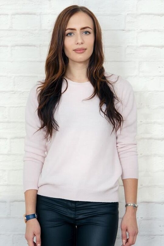 Adriana Zoom elegant beauty salon administrator nude casting