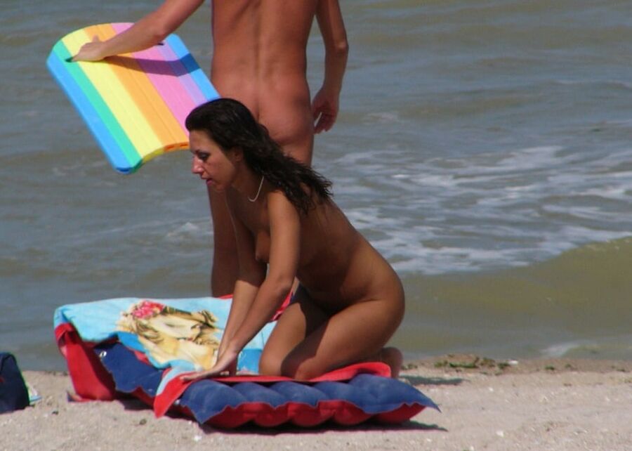 Brune a la plage III