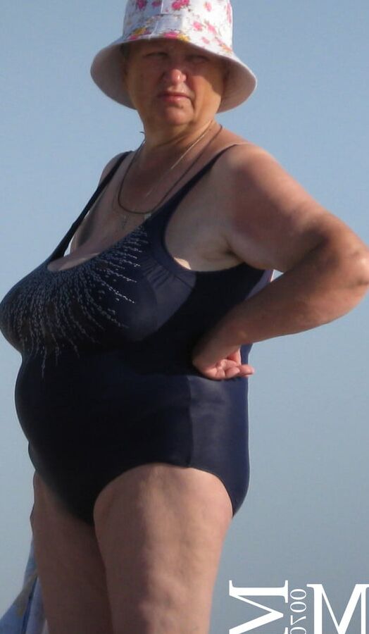 BIg Tits, Huge Tits, Macromastia (From The Beach)