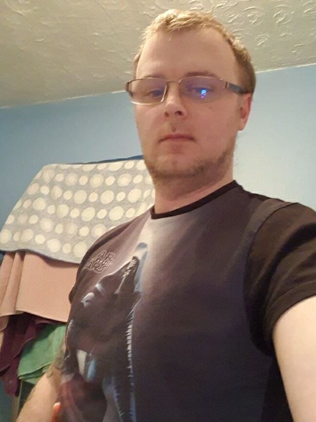 Faggot boy M H - Splashdown kik