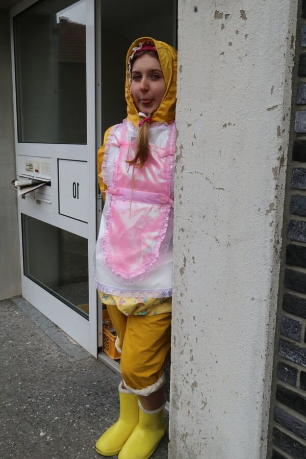 Halal german trained rubber hooker morona pigleta waiting