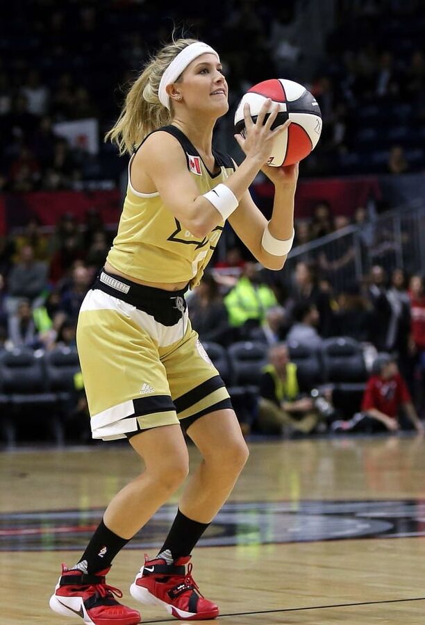 Lockdown Distraction - Eugenie Bouchard