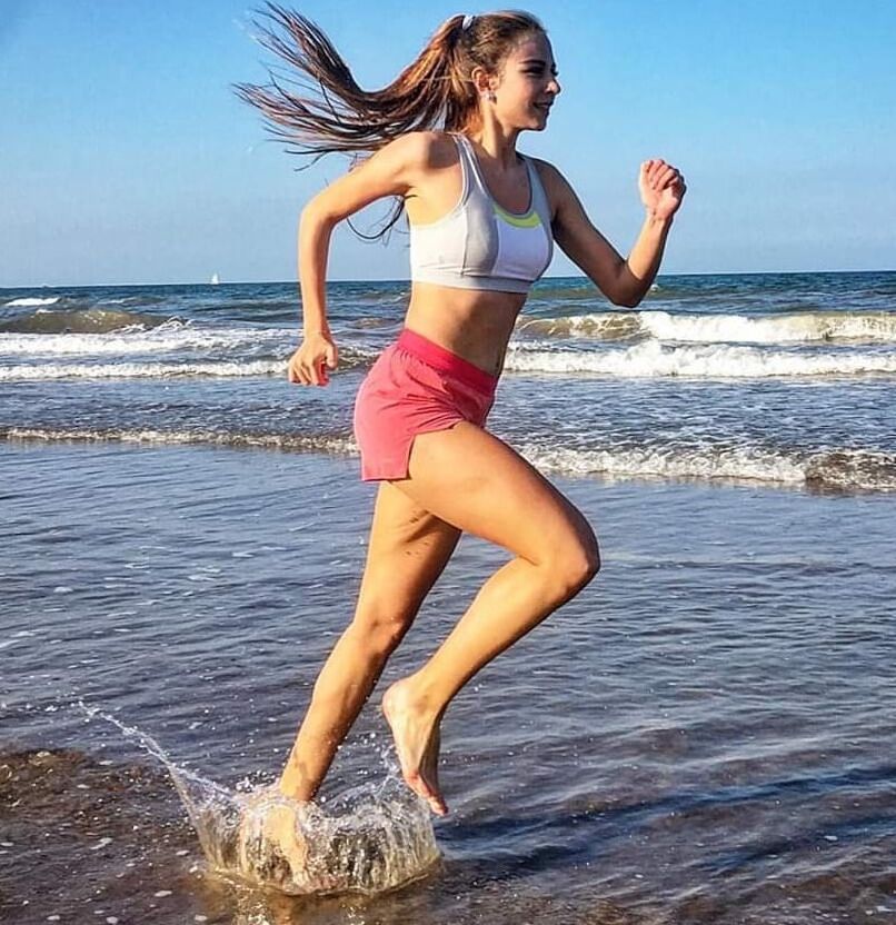 Sporty blond small titted beauty