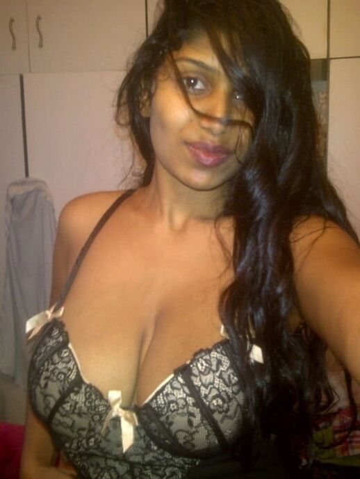 Indian slut Geetha exposed