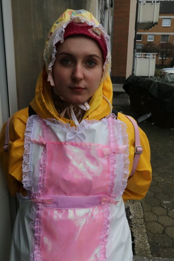 Halal german trained rubber hooker morona pigleta waiting