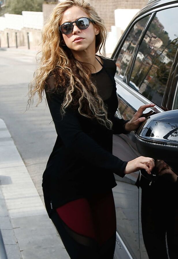 shakira out and about