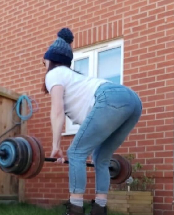 Norfolk Crossfit MILF Non Nude