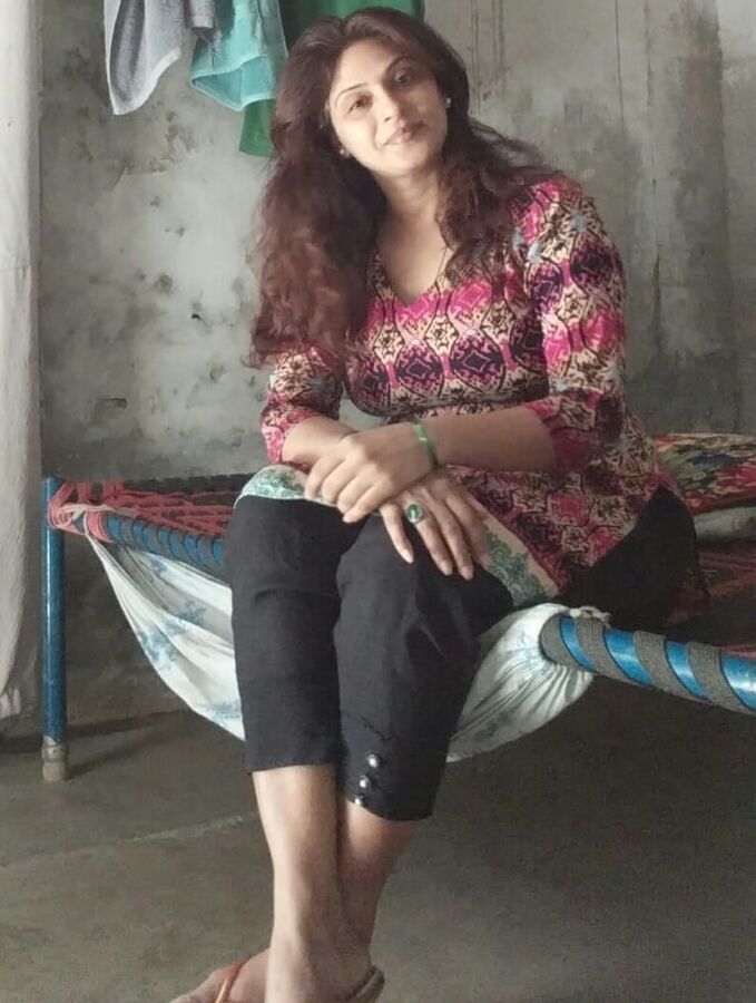 Pakistani Karachi Hot &amp; Beautiful Call Girl