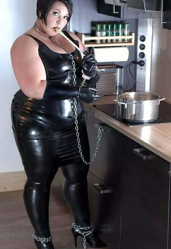 MATURE SEXSLAVES
