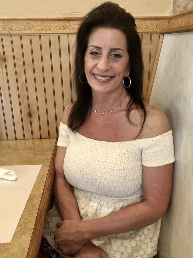 Sexy old mature milf big boobs huge cunt exposed