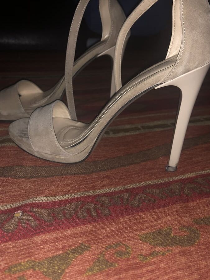 Fuck and cum on girlfriend Heels