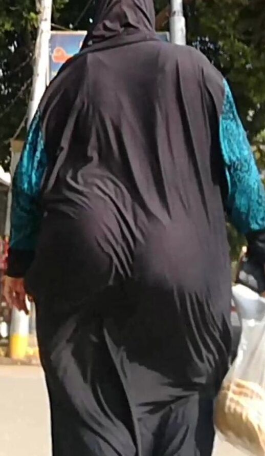 Egyptian mom