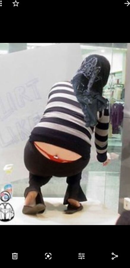Hijab et string!!!oooops!!!