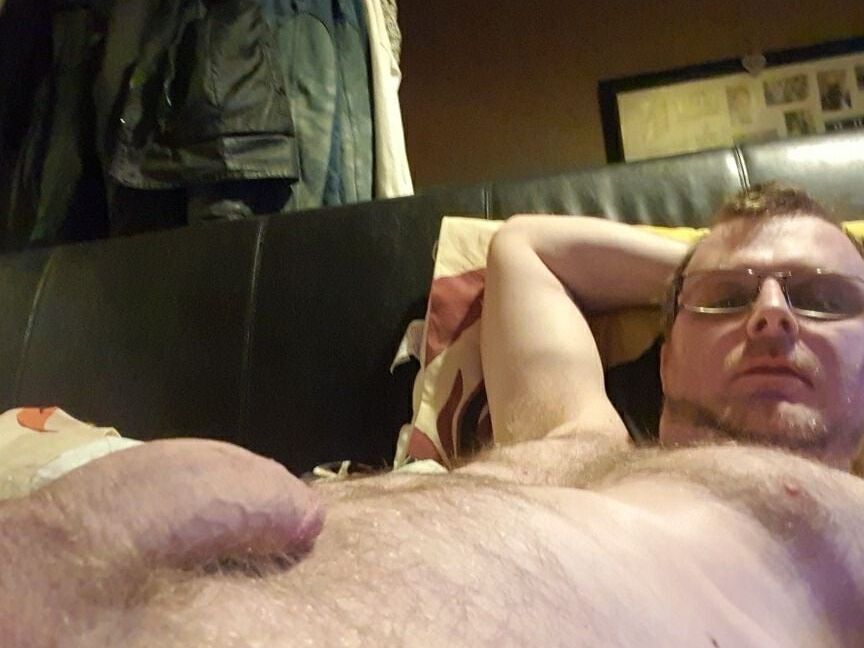 Faggot boy M H - Splashdown kik