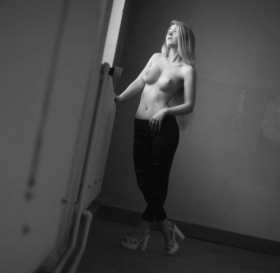 Sexy Babe Sophia