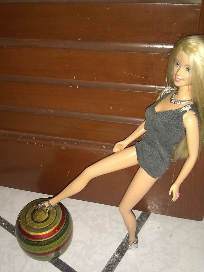 Barbie Doll junio