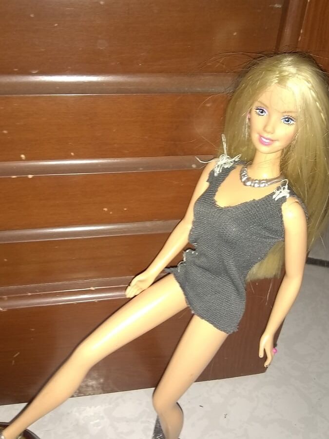 Barbie Doll junio