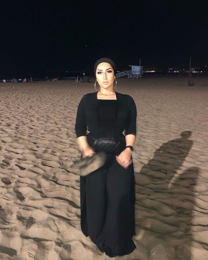 hijab sexy hoe!
