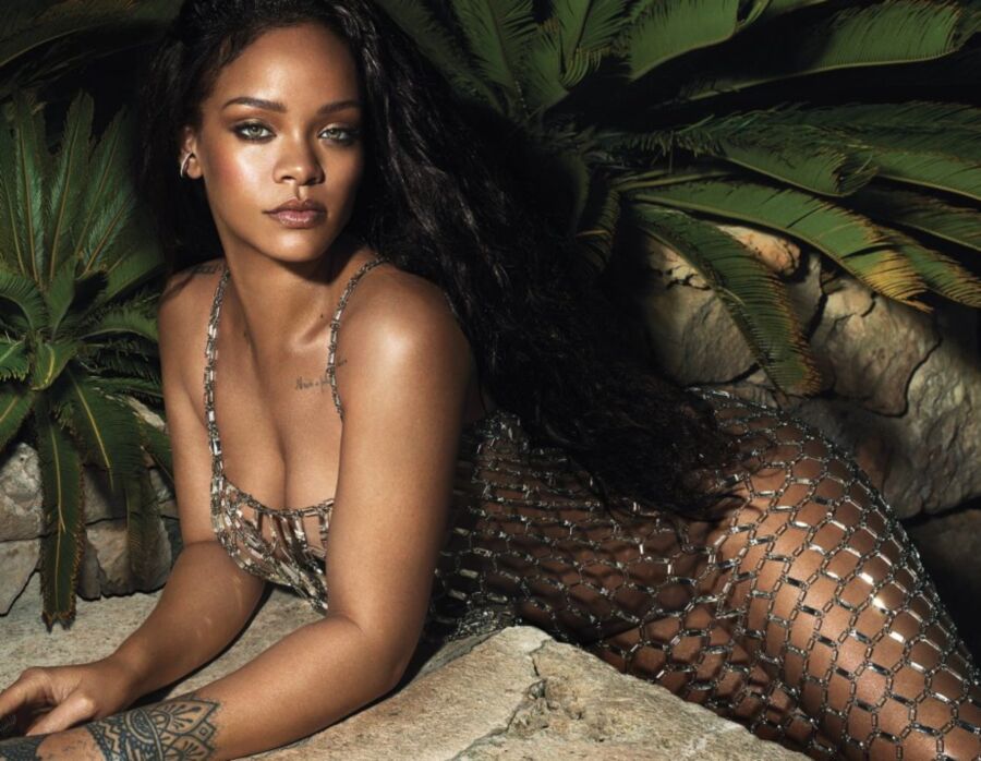Sexy Rihanna - June &;