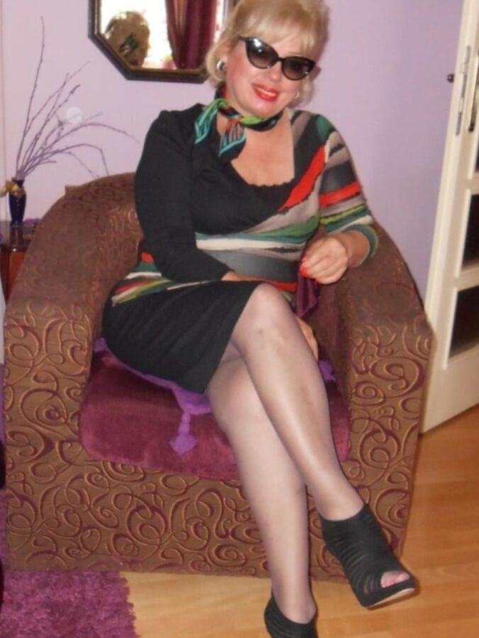 Real GILFs in Pantyhose