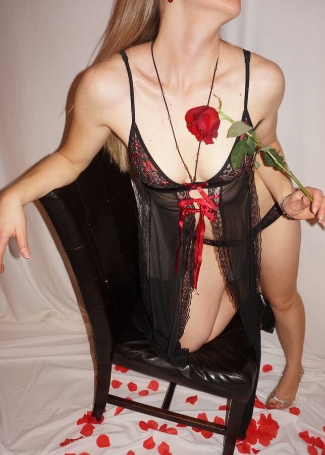 Blondehotwife