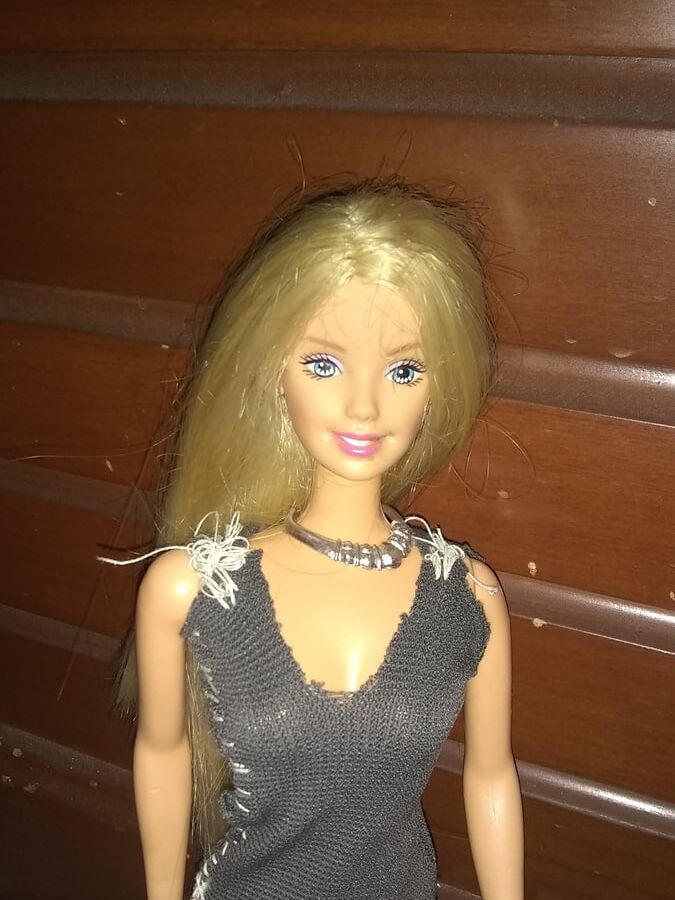 Barbie Doll junio
