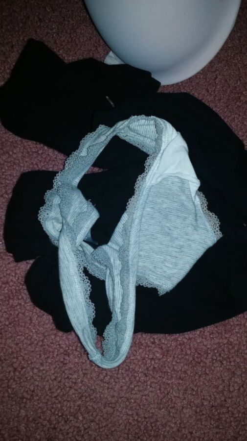 Moms bra and panties cumshots
