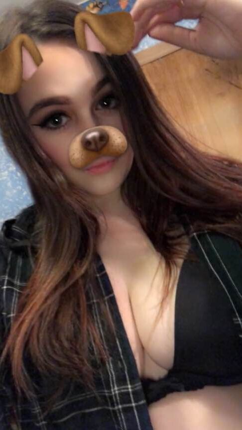 Sexy slut Elizabeth