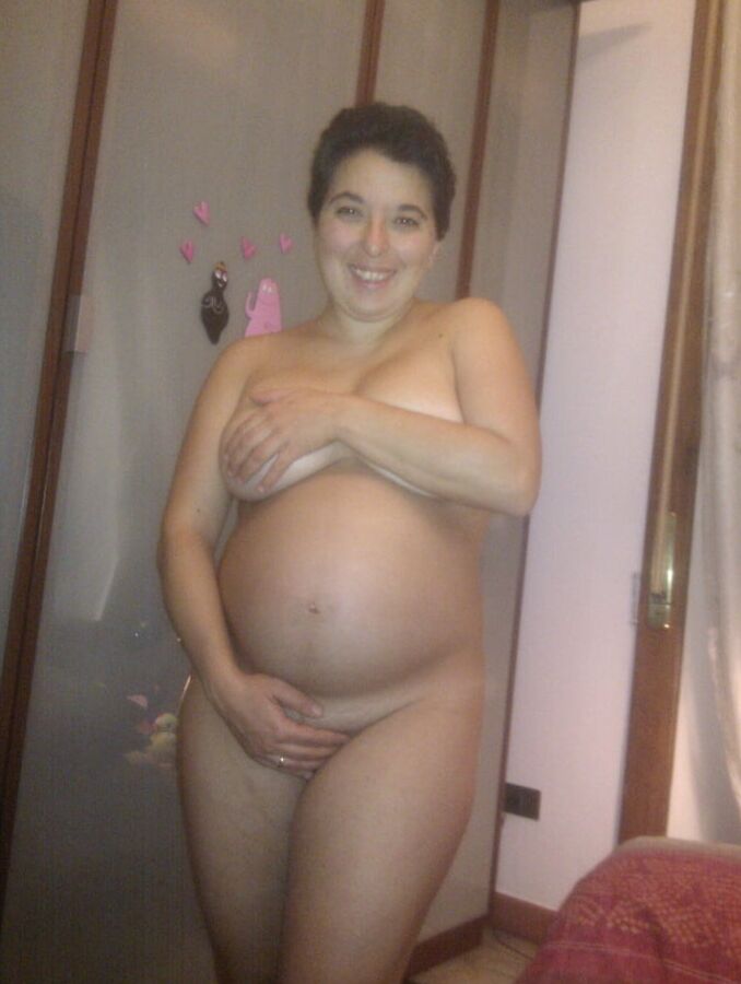Patrizia, a hot curvy Italian wife
