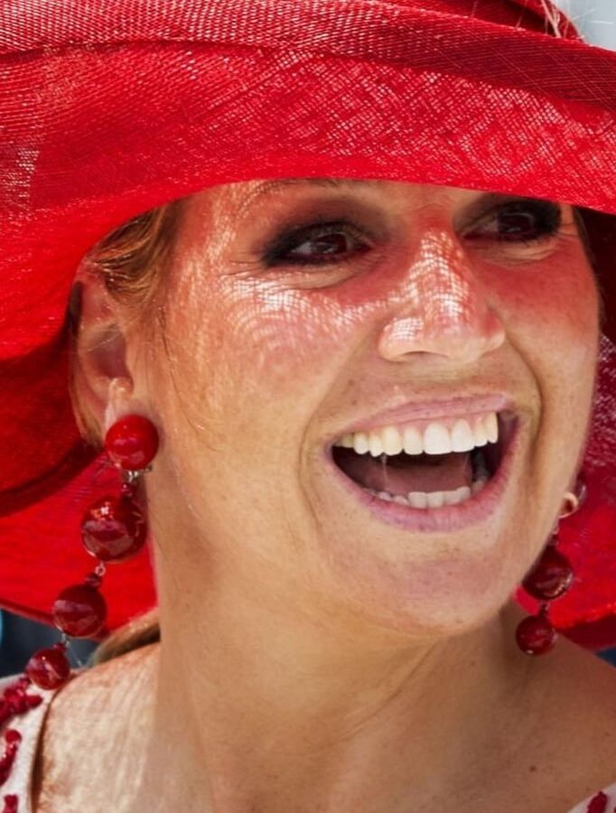 GROSSE DINDE REINE MAXIMA DES PAYS BAS