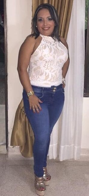 Canela Skin sexy latina
