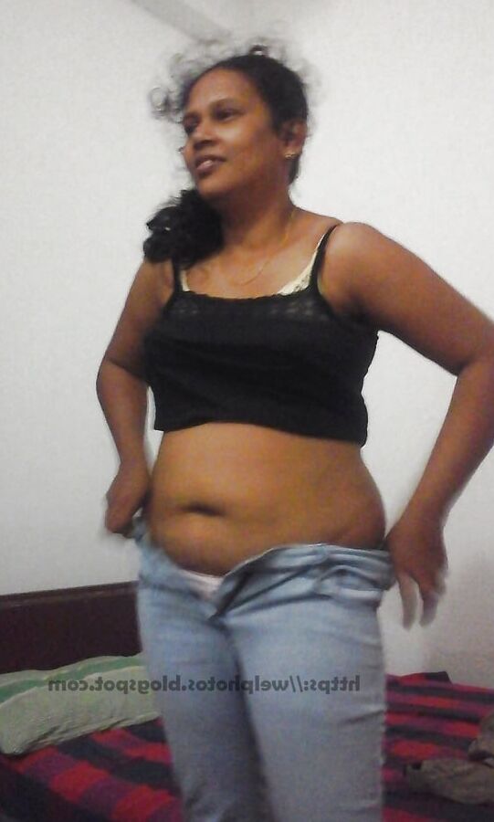 Sri Lankan Aunty Nude