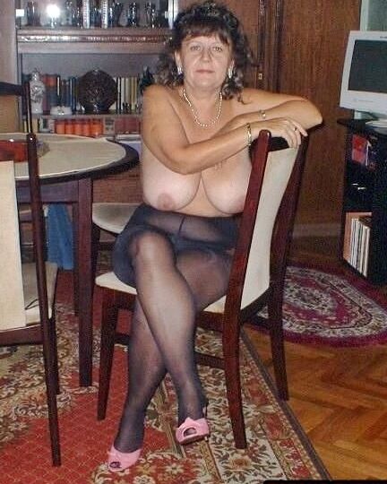Tombul yasli anneler olgun kadin mature granny mom turk evli
