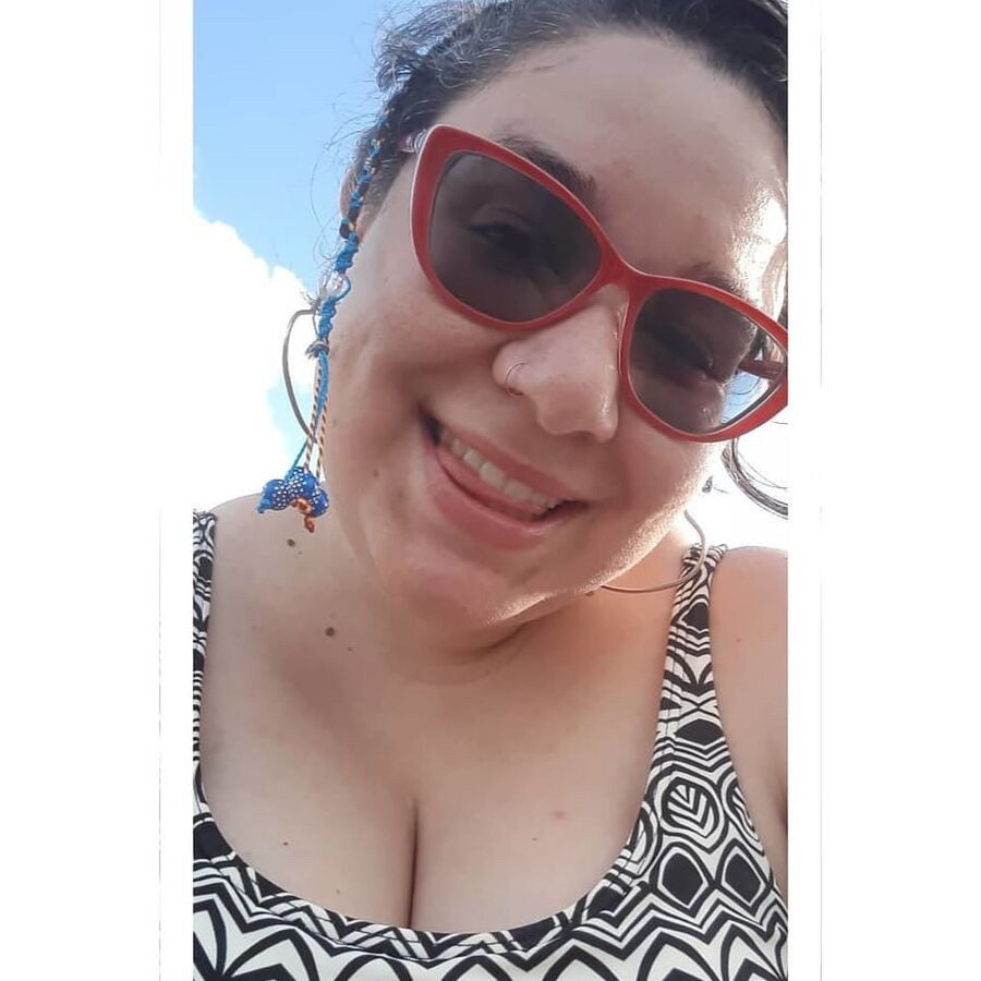 Gostosa (cum on glasses)