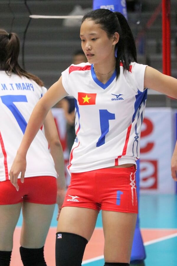 Voyeur: Those sexy sporty Asians....