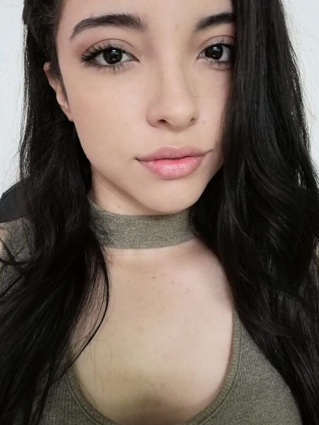 Vanessa, Mexicana, no desnuda, para masturbarse mirandola