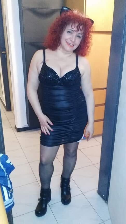 Adele milfona rossa