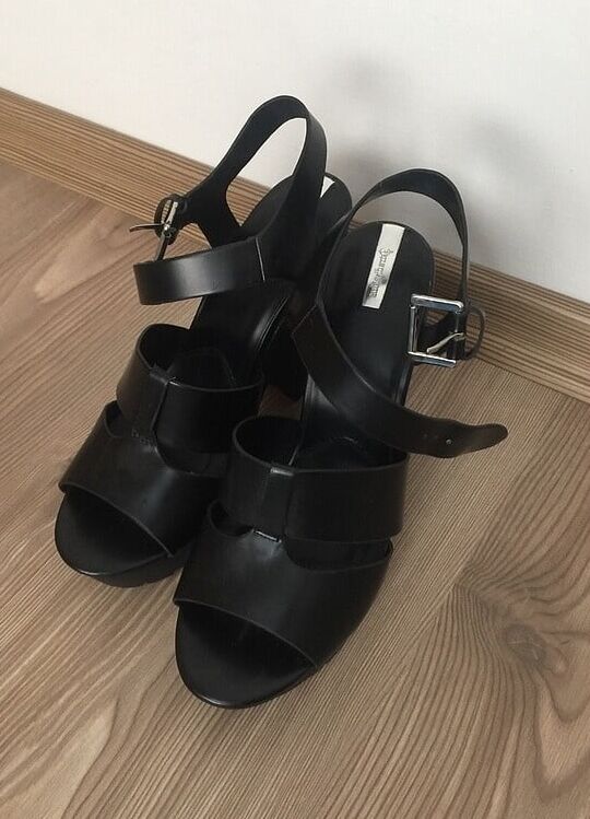 Turkish amateur women non-nude but very sexy
