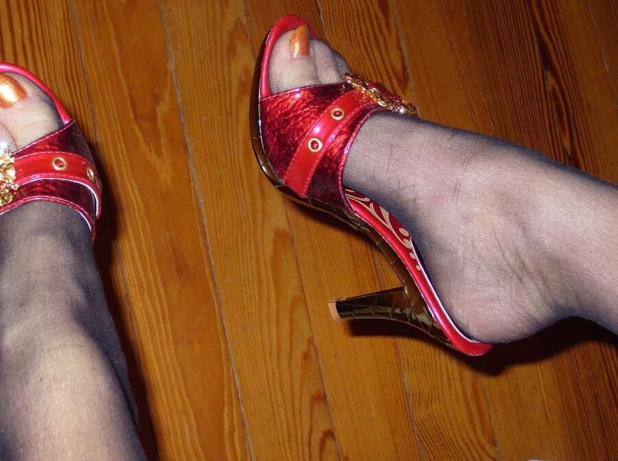 FEET _ sandali e zoccoli
