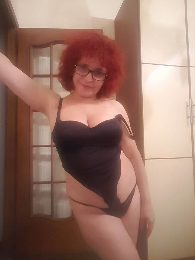Adele milfona rossa