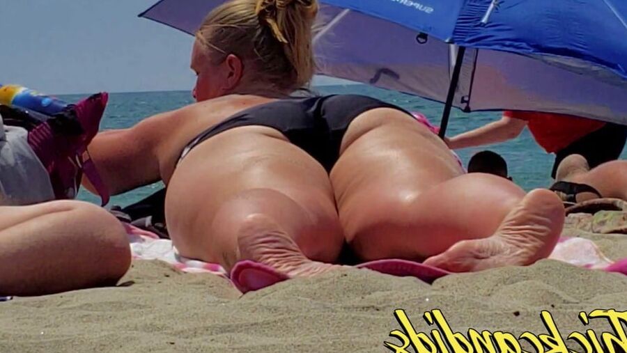 My bbw fat ass red bone loves it in the ass