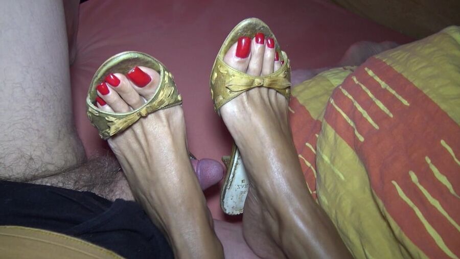 Fickmules und rote Zehnaegel