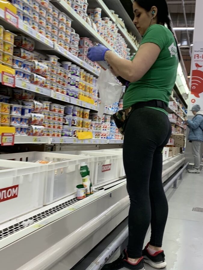Sugar ass in leggings