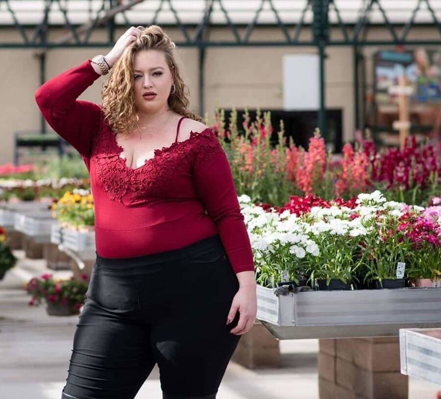 Fabulous and beautiful chubby with a huge exquisite butt